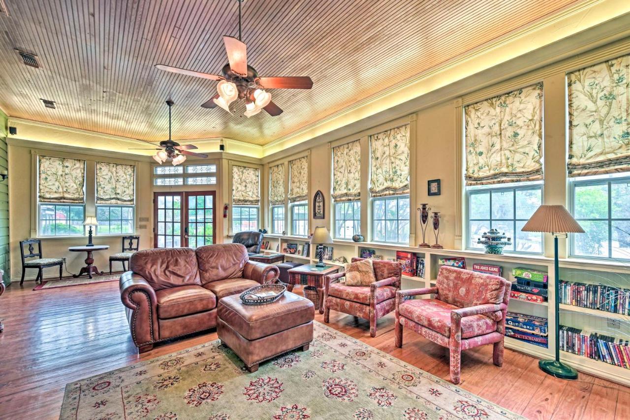The Lilly House Historic Glen Rose Home With Porch! Buitenkant foto