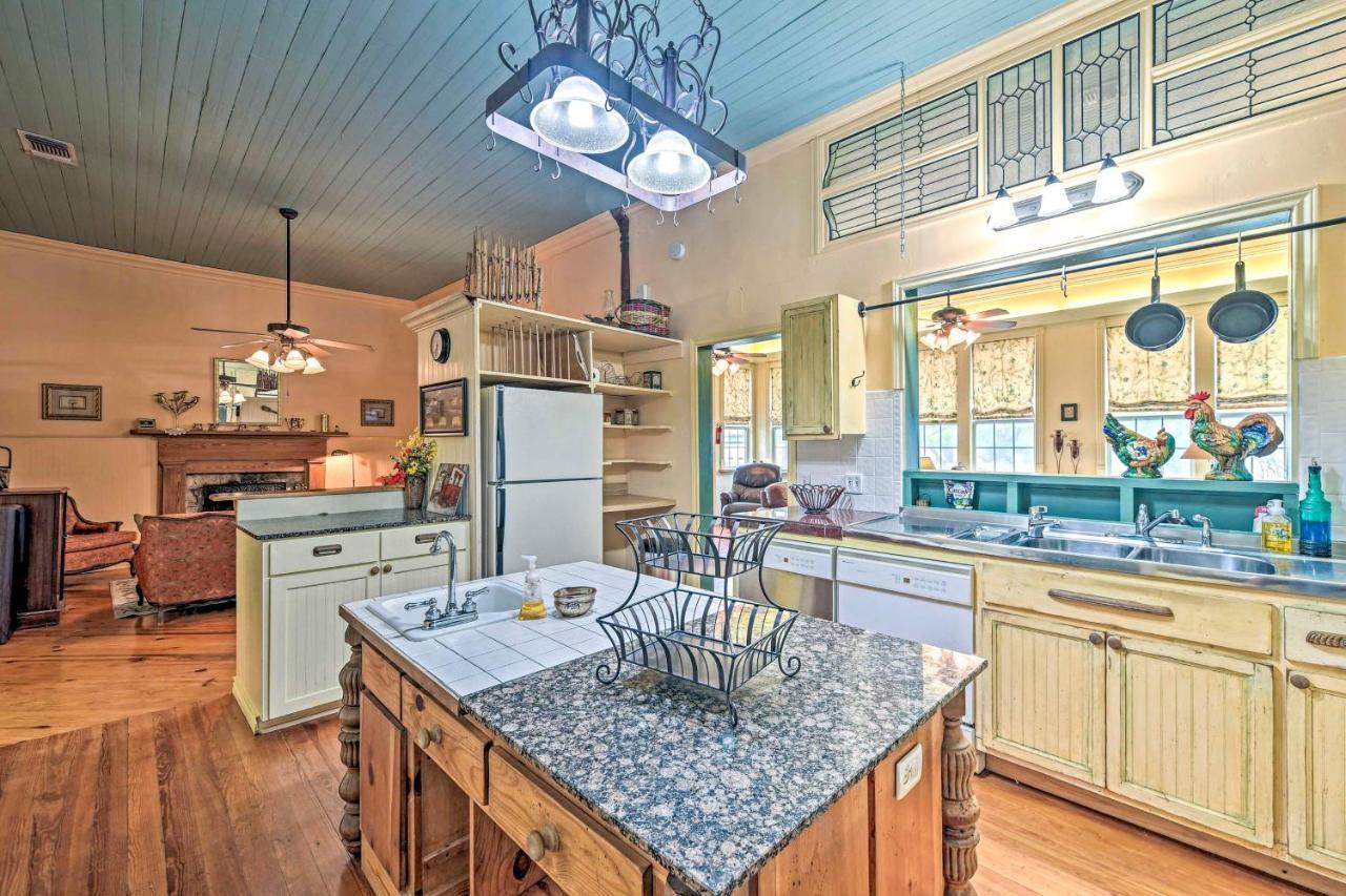 The Lilly House Historic Glen Rose Home With Porch! Buitenkant foto